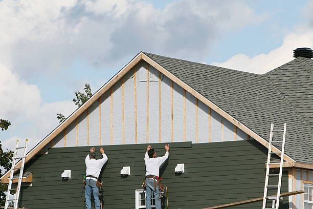 Professional Siding technician working in Lyons, NJ